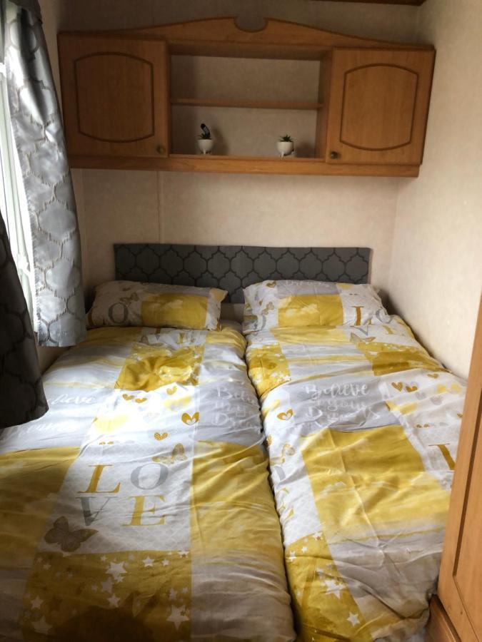 Lovely 3 Bedroom 8 Berth Caravan In Rhyl Ngoại thất bức ảnh