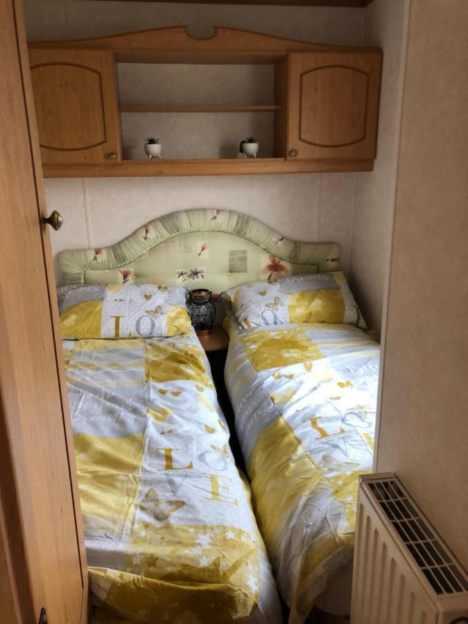 Lovely 3 Bedroom 8 Berth Caravan In Rhyl Ngoại thất bức ảnh